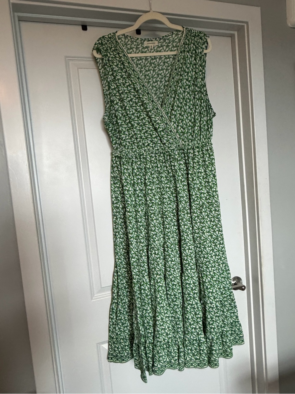 Max Studio 2X Green Floral Surplice Tiered Midi Dress